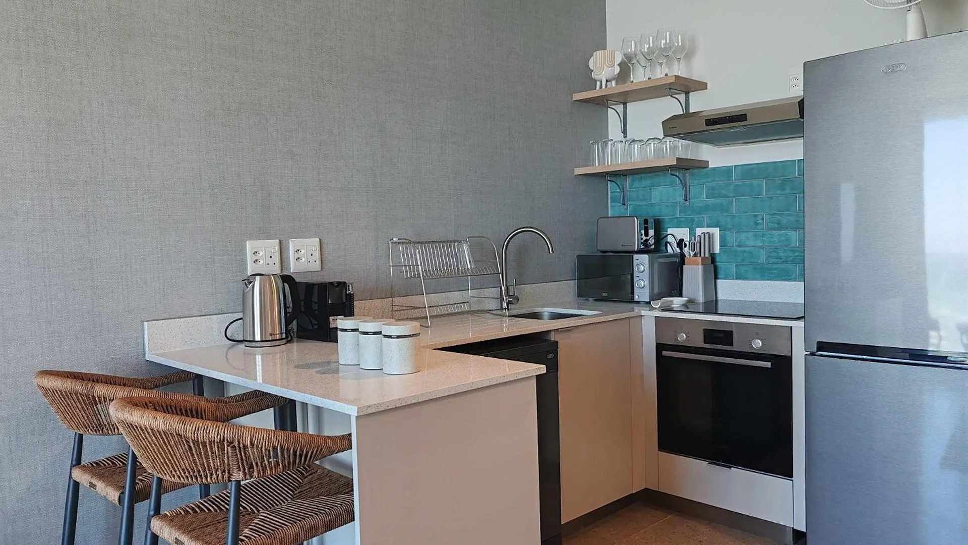 Wavescape Stylish Beach Getaway Muizenberg