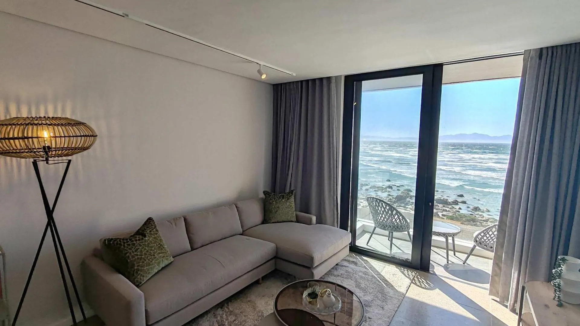 Wavescape Stylish Beach Getaway Muizenberg 0*,