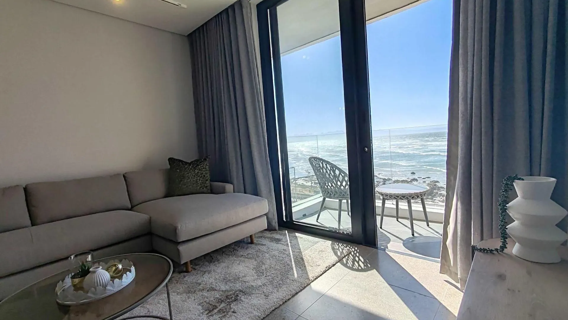 Apartment Wavescape Stylish Beach Getaway Muizenberg South Africa