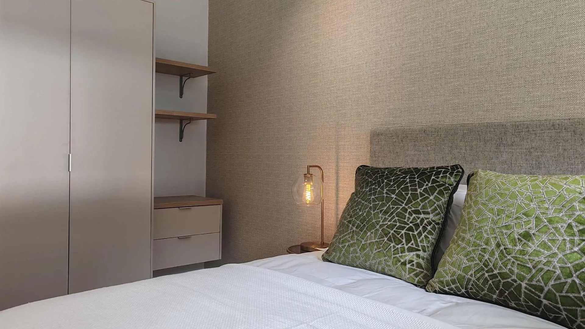 Apartment Wavescape Stylish Beach Getaway Muizenberg