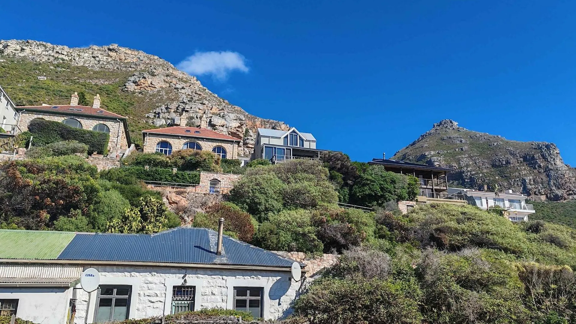 Apartment Wavescape Stylish Beach Getaway Muizenberg South Africa