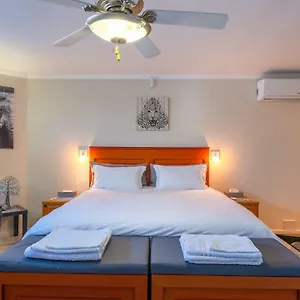 Guest house Pro Moni's, Muizenberg